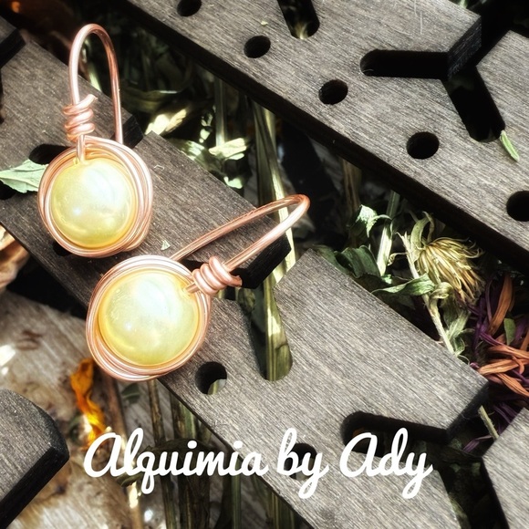 Alquimia Yellow Gold Earrings - Picture 1 of 1